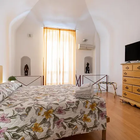 Palazzo Barone Apartment *